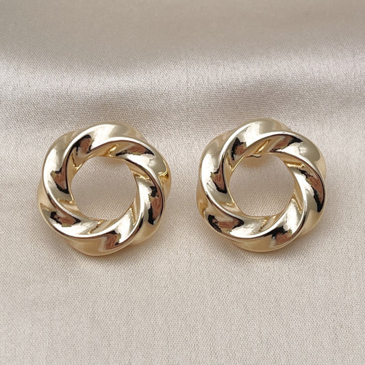 Oro Laminado Stud Earring, Gold Filled Style Twist Design, Polished, Golden Finish