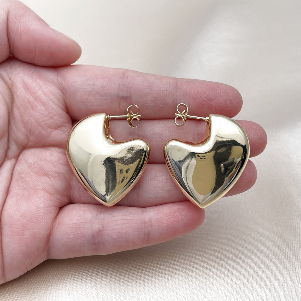 Oro Laminado Stud Earring, Gold Filled Style Heart and Hollow Design, Polished, Golden Finish
