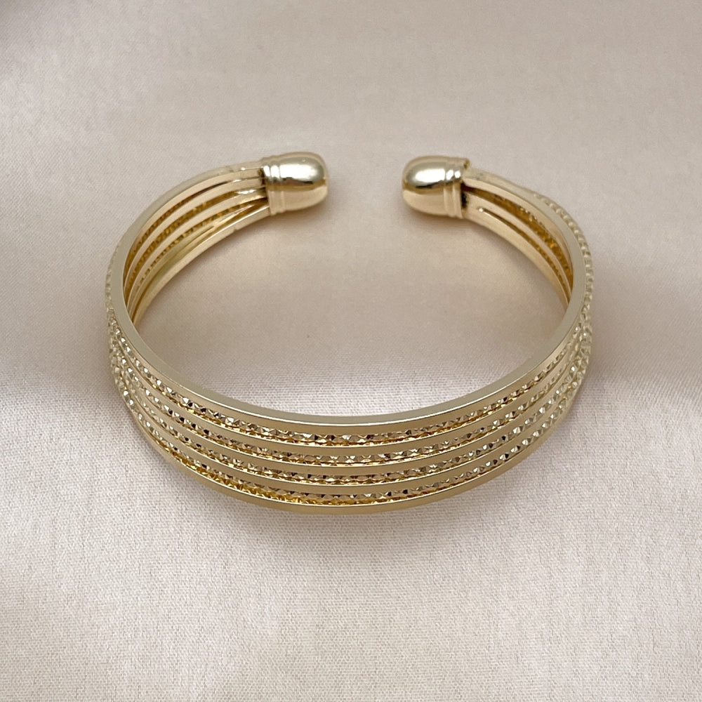 Oro Laminado Individual Bangle, Gold Filled Style Diamond Cutting Finish, Golden Finish