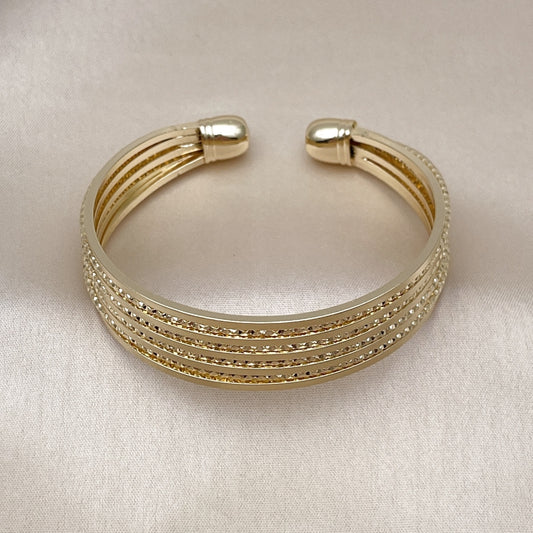 Oro Laminado Individual Bangle, Gold Filled Style Diamond Cutting Finish, Golden Finish