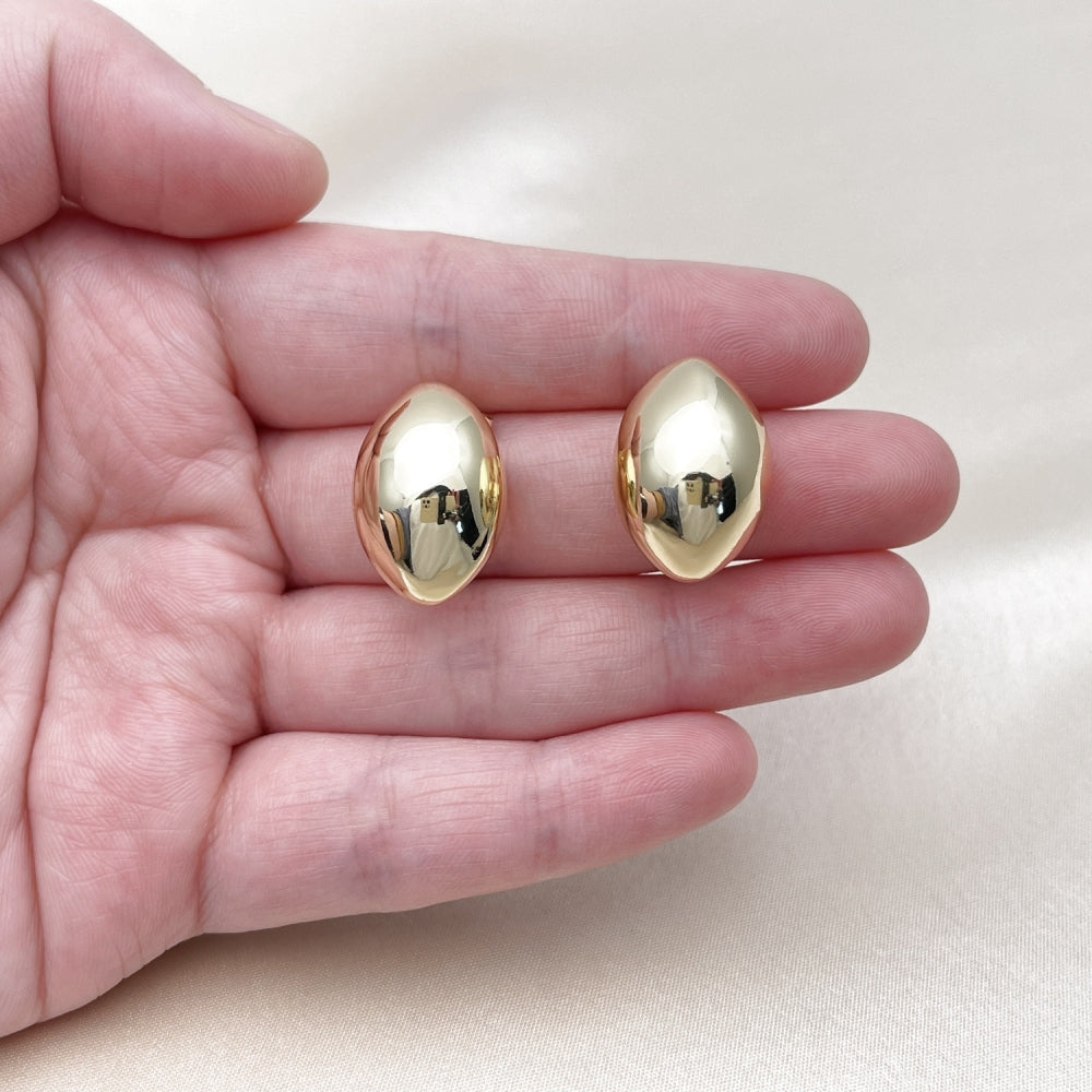 Oro Laminado Stud Earring, Gold Filled Style Hollow and Ball Design, Polished, Golden Finish