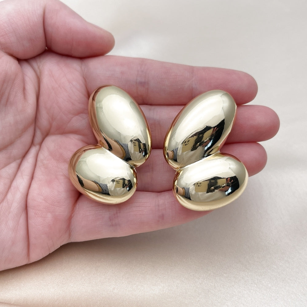 Oro Laminado Stud Earring, Gold Filled Style Hollow Design, Polished, Golden Finish