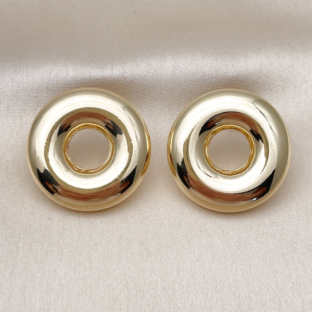 Oro Laminado Stud Earring, Gold Filled Style Hollow Design, Polished, Golden Finish