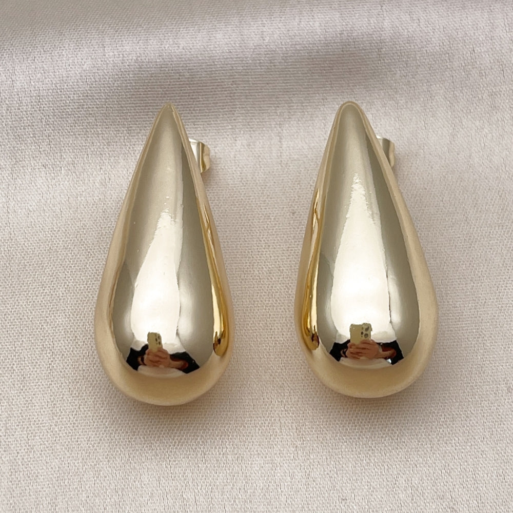 Oro Laminado Stud Earring, Gold Filled Style Hollow and Teardrop Design, Polished, Golden Finish
