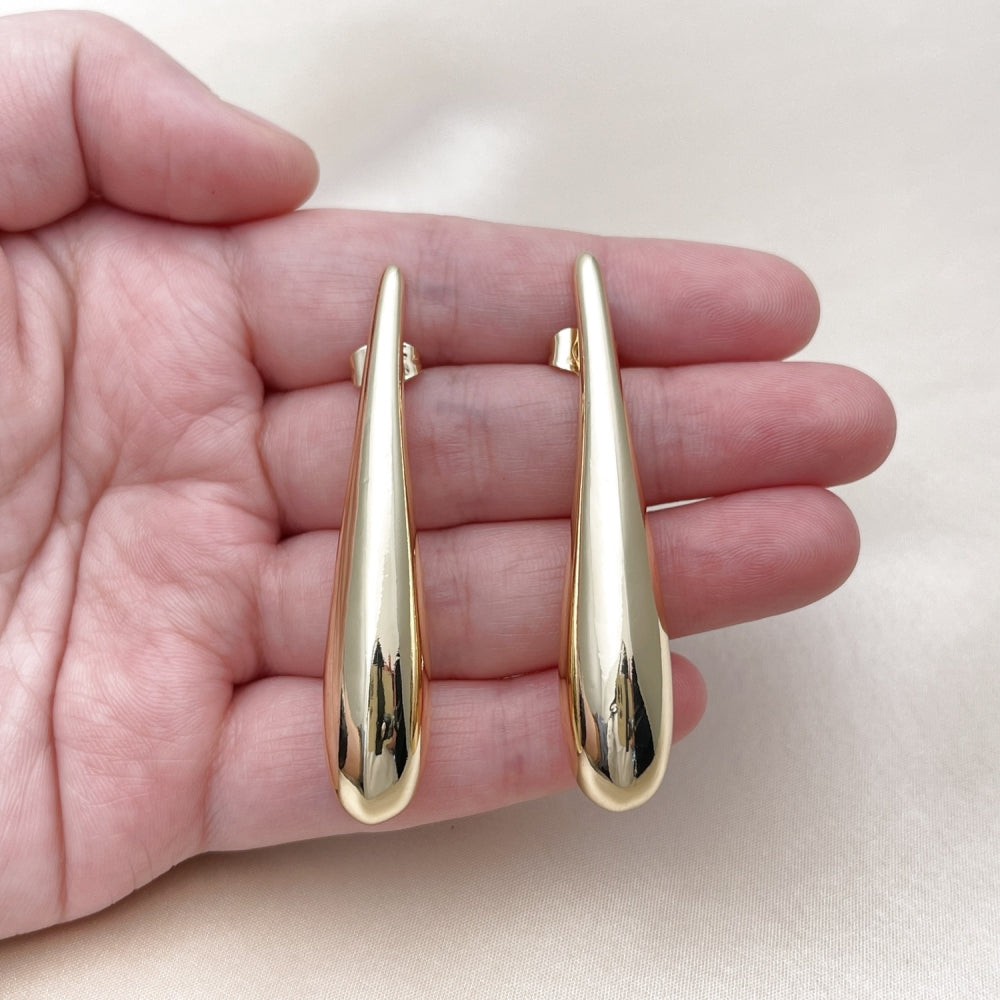 Oro Laminado Stud Earring, Gold Filled Style Teardrop and Hollow Design, Polished, Golden Finish