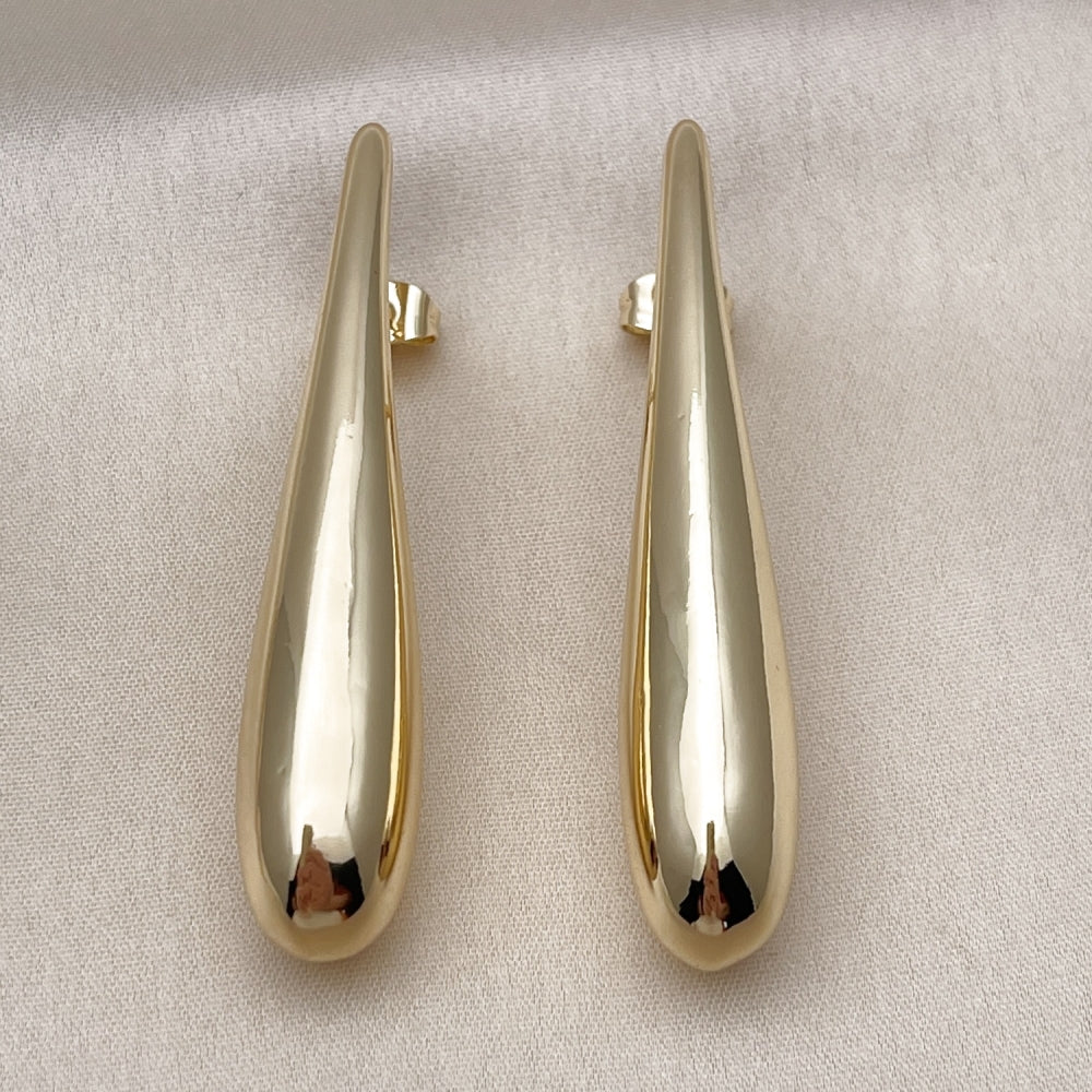 Oro Laminado Stud Earring, Gold Filled Style Teardrop and Hollow Design, Polished, Golden Finish