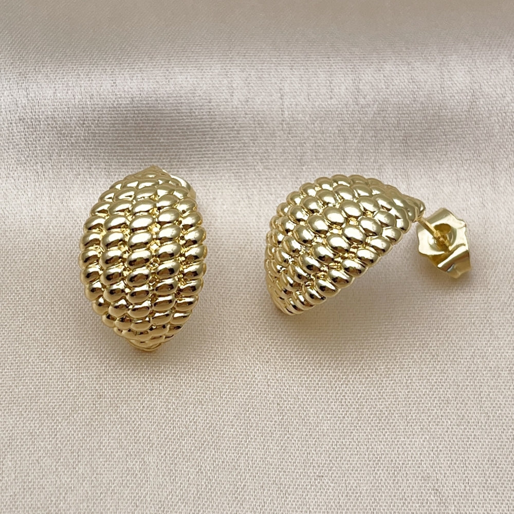 Oro Laminado Stud Earring, Gold Filled Style Polished, Golden Finish