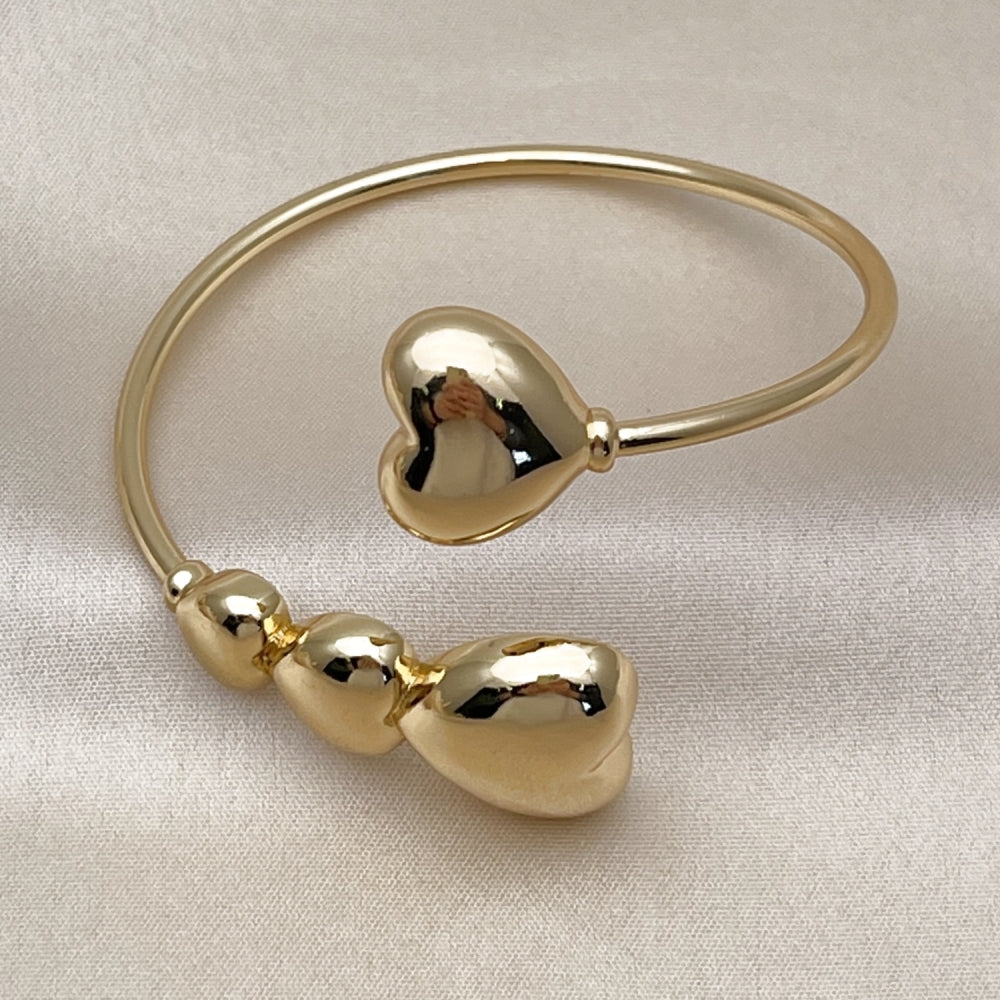 Oro Laminado Individual Bangle, Gold Filled Style Heart Design, Polished, Golden Finish