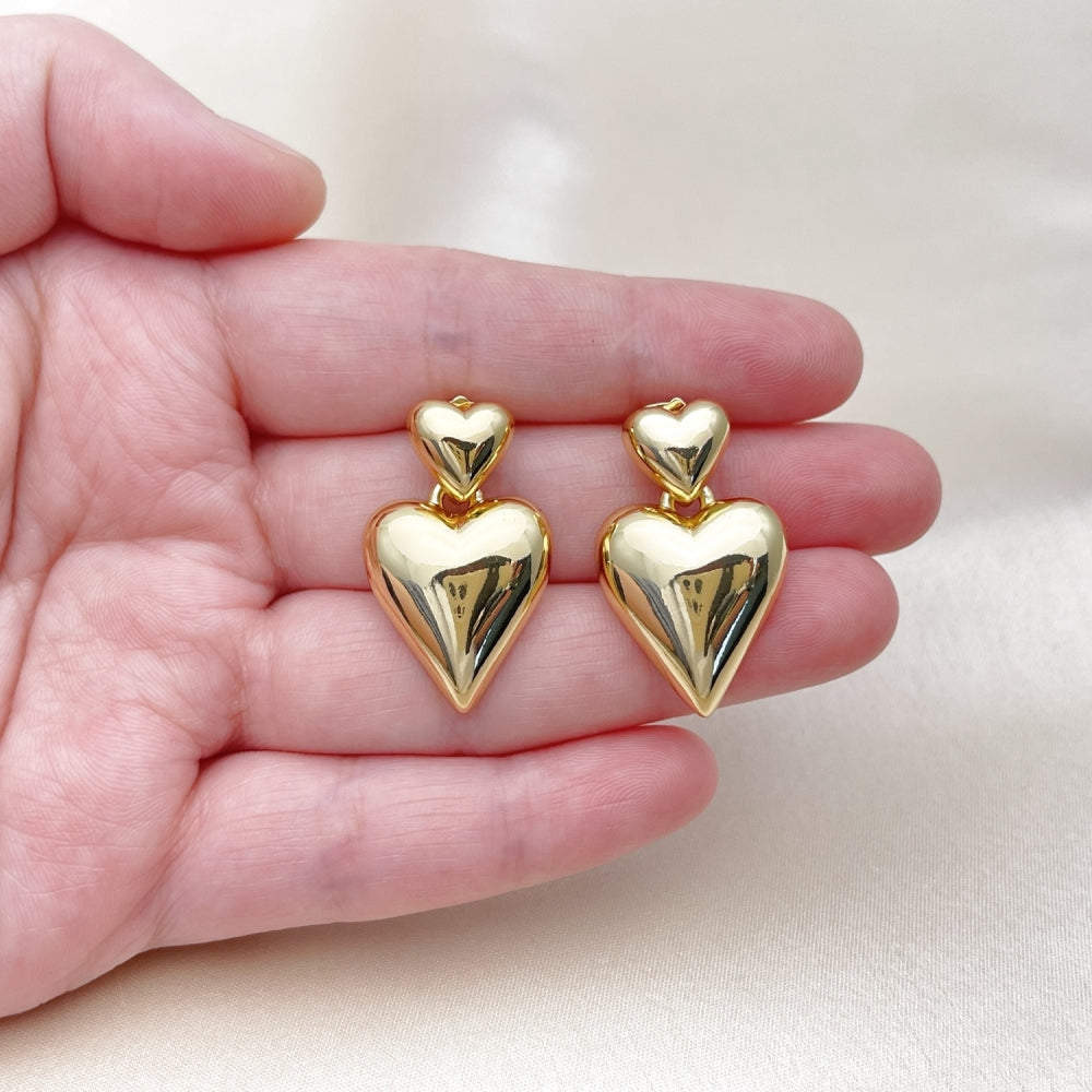Oro Laminado Stud Earring, Gold Filled Style Heart Design, Polished, Golden Finish