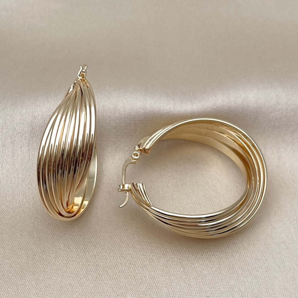 Oro Laminado Medium Hoop, Gold Filled Style Polished, Golden Finish