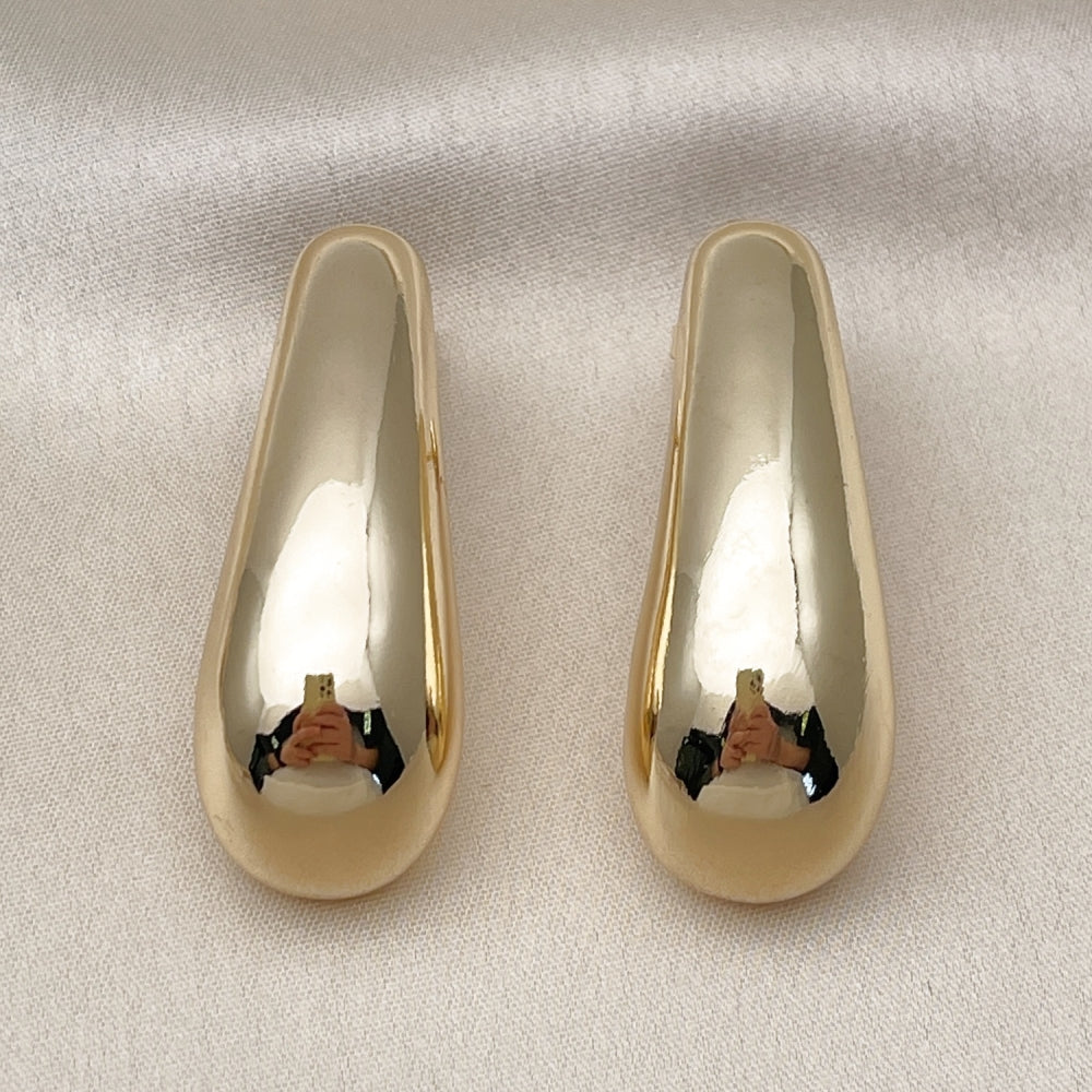 Oro Laminado Stud Earring, Gold Filled Style Polished, Golden Finish