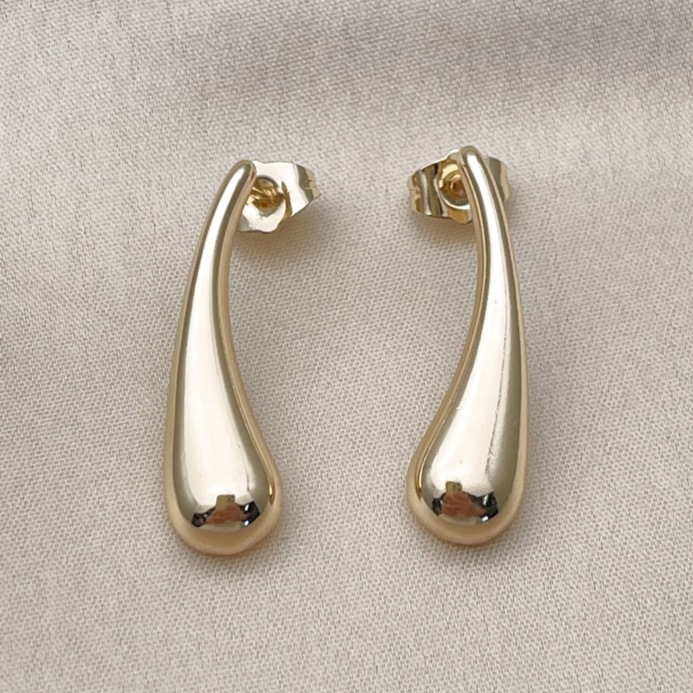 Oro Laminado Stud Earring, Gold Filled Style Teardrop Design, Polished, Golden Finish
