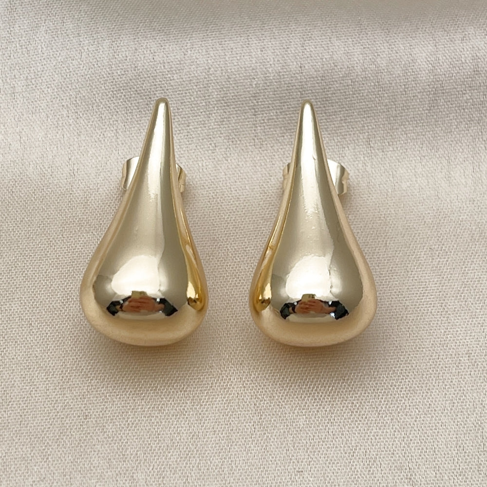 Oro Laminado Stud Earring, Gold Filled Style Teardrop and Hollow Design, Polished, Golden Finish