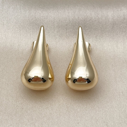Oro Laminado Stud Earring, Gold Filled Style Teardrop and Hollow Design, Polished, Golden Finish