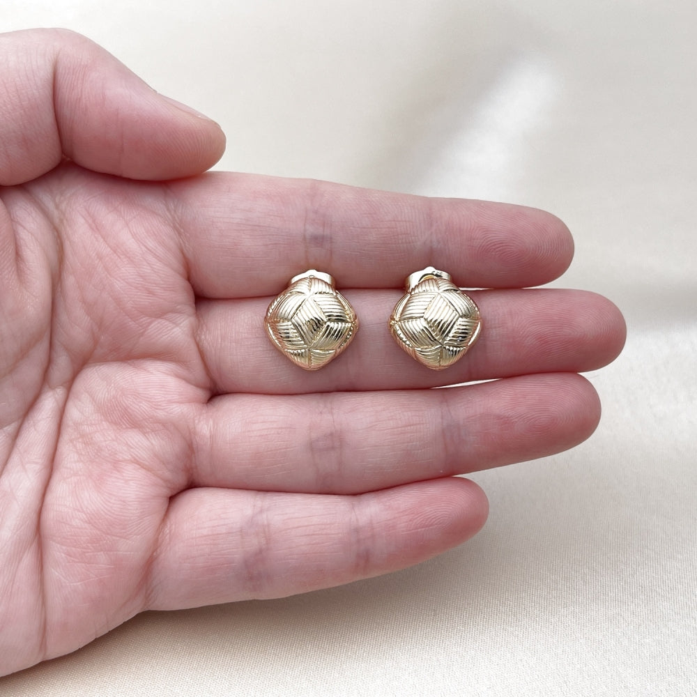 Oro Laminado Stud Earring, Gold Filled Style Diamond Cutting Finish, Golden Finish