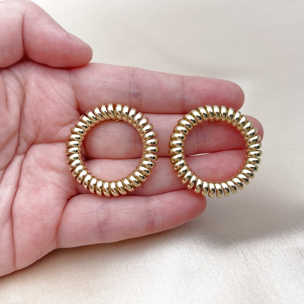 Oro Laminado Stud Earring, Gold Filled Style Twist Design, Polished, Golden Finish