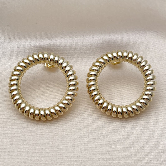 Oro Laminado Stud Earring, Gold Filled Style Twist Design, Polished, Golden Finish