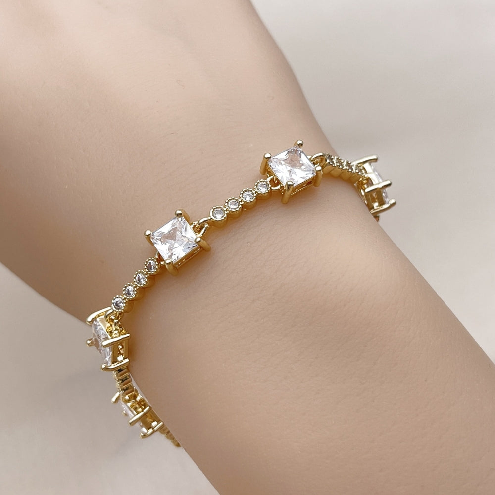 Oro Laminado Fancy Bracelet, Gold Filled Style with White Cubic Zirconia, Polished, Golden Finish
