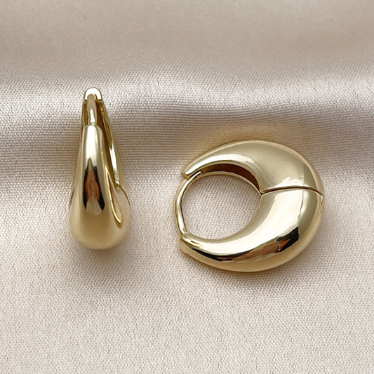 Oro Laminado Huggie Hoop, Gold Filled Style Polished, Golden Finish
