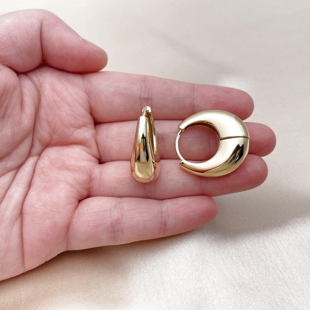 Oro Laminado Huggie Hoop, Gold Filled Style Polished, Golden Finish
