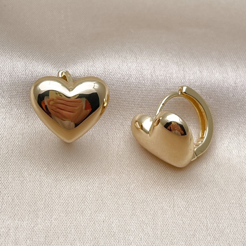 Oro Laminado Huggie Hoop, Gold Filled Style Heart Design, Polished, Golden Finish