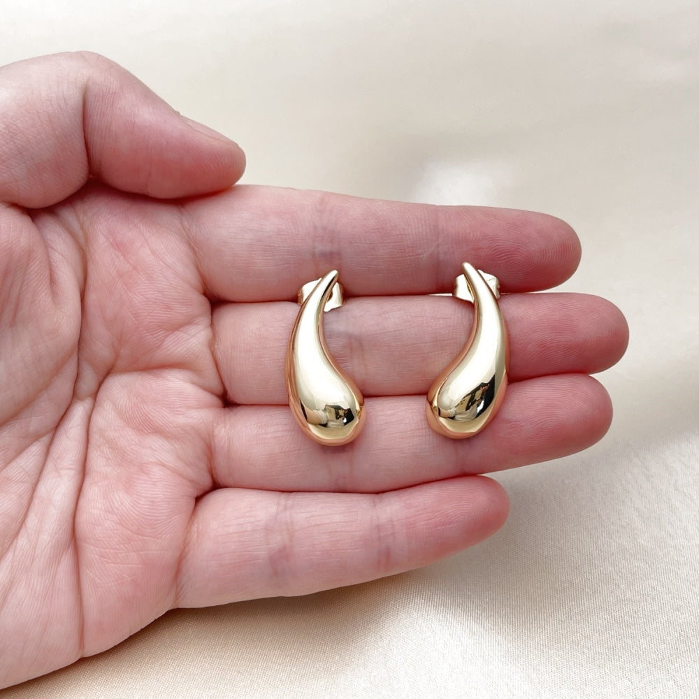 Oro Laminado Stud Earring, Gold Filled Style Teardrop Design, Polished, Golden Finish