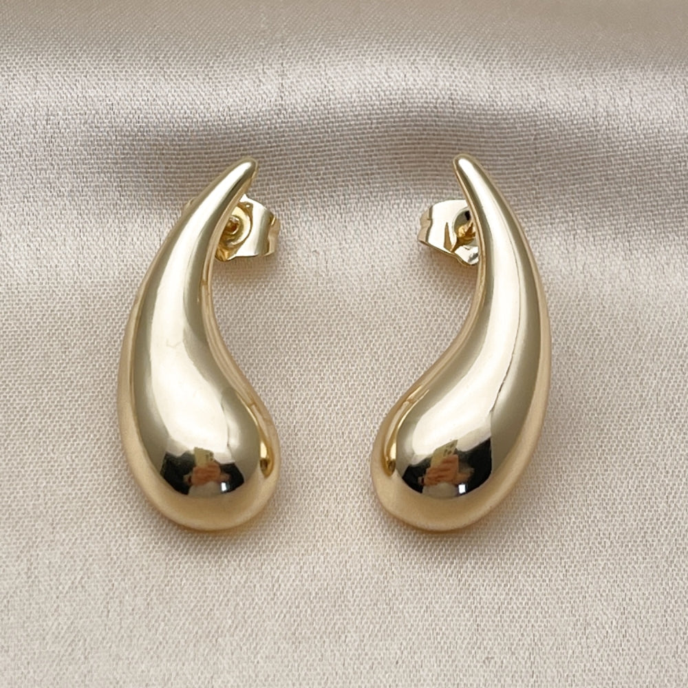 Oro Laminado Stud Earring, Gold Filled Style Teardrop Design, Polished, Golden Finish