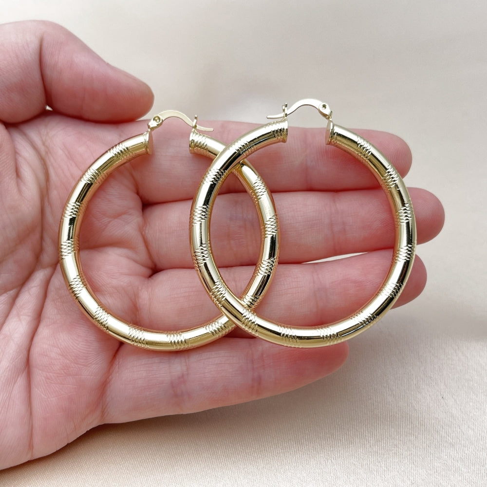 Oro Laminado Large Hoop, Gold Filled Style Hollow Design, Diamond Cutting Finish, Golden Finish
