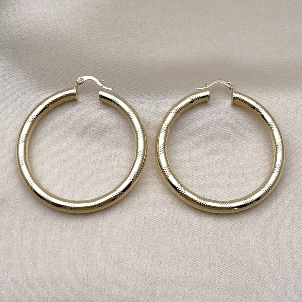 Oro Laminado Large Hoop, Gold Filled Style Hollow Design, Diamond Cutting Finish, Golden Finish