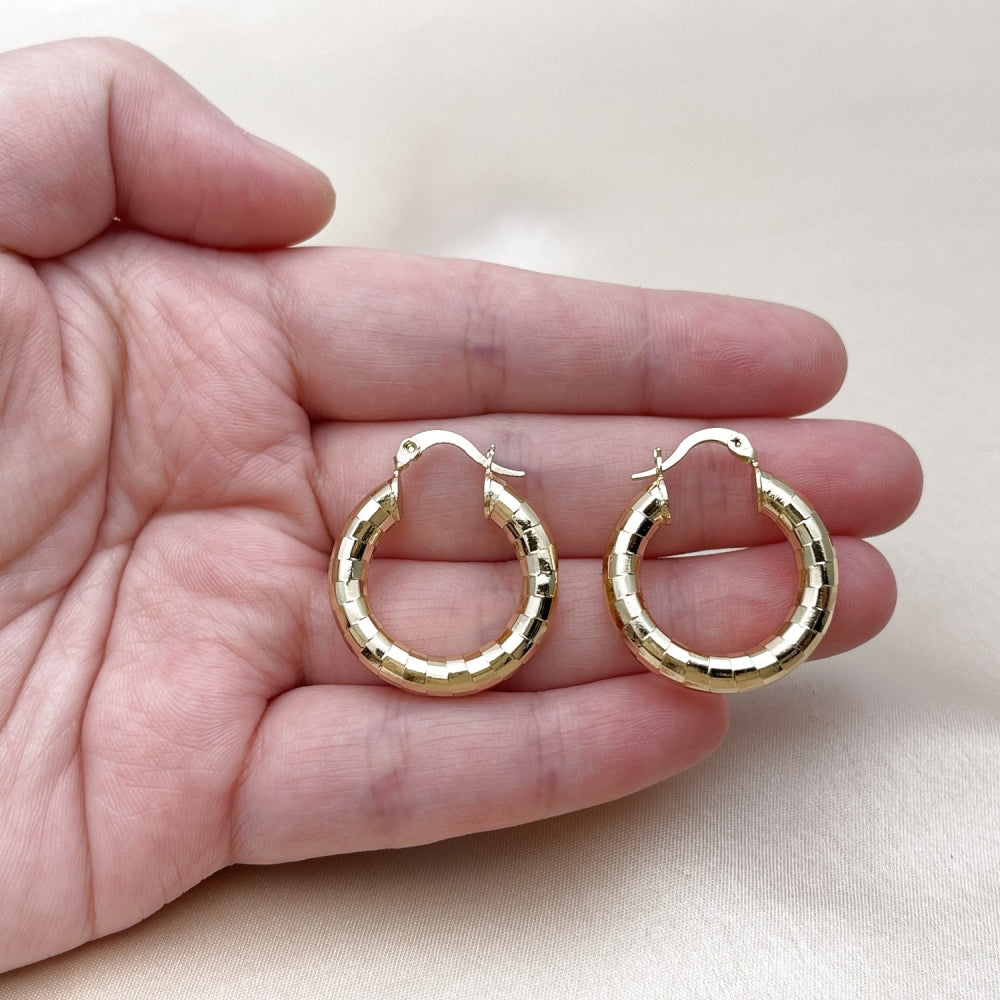 Oro Laminado Medium Hoop, Gold Filled Style Hollow Design, Diamond Cutting Finish, Golden Finish