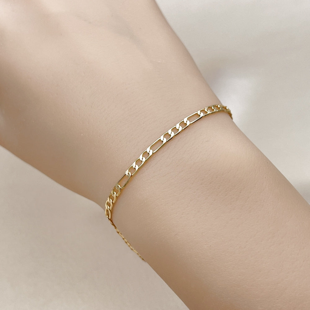 Oro Laminado Basic Bracelet, Gold Filled Style Figaro Design, Diamond Cutting Finish, Golden Finish