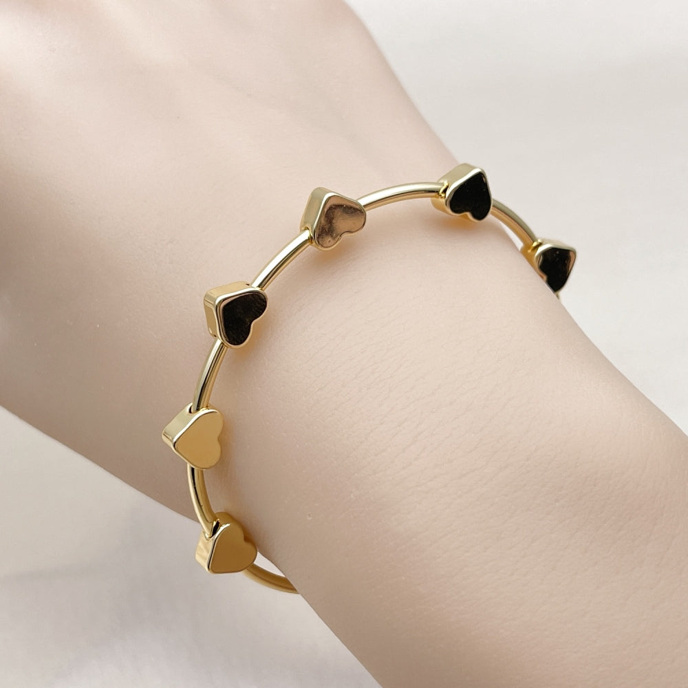 Oro Laminado Individual Bangle, Gold Filled Style Heart Design, Polished, Golden Finish