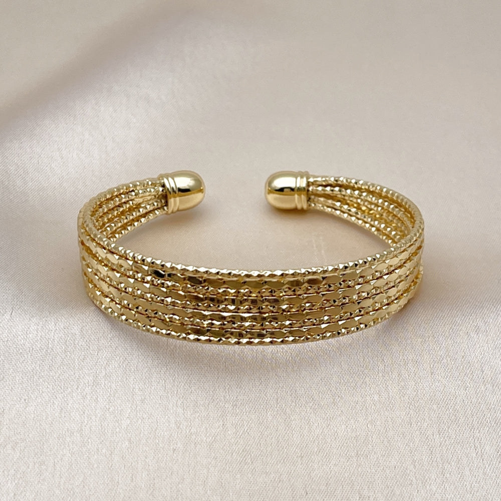 Oro Laminado Individual Bangle, Gold Filled Style Twist Design, Diamond Cutting Finish, Golden Finish