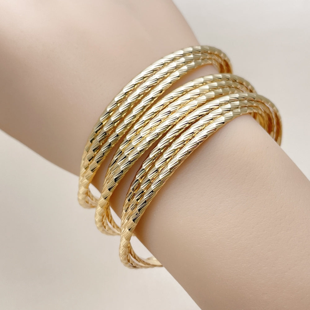 Oro Laminado Trio Bangle, Gold Filled Style Diamond Cutting Finish, Golden Finish