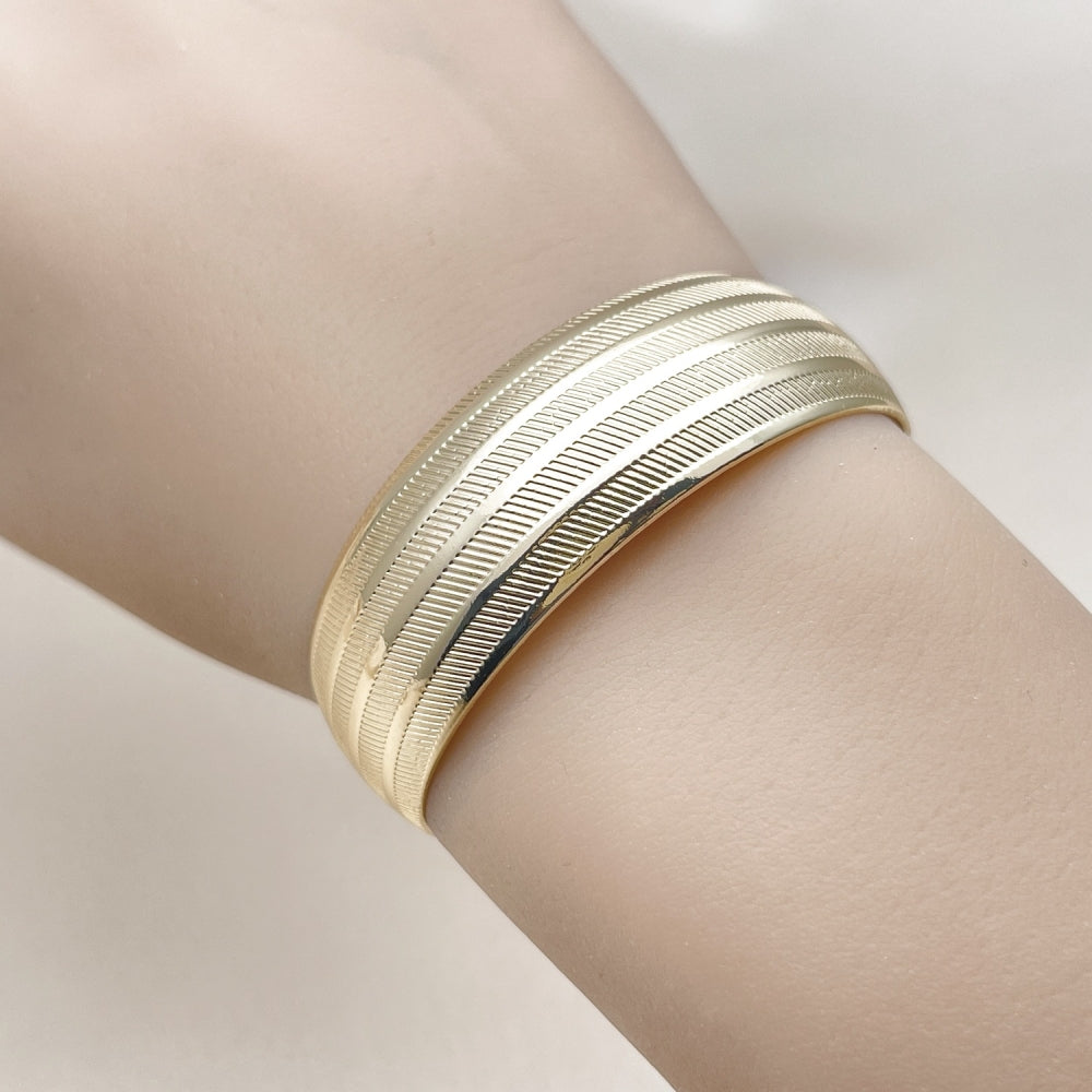 Oro Laminado Individual Bangle, Gold Filled Style Polished, Golden Finish