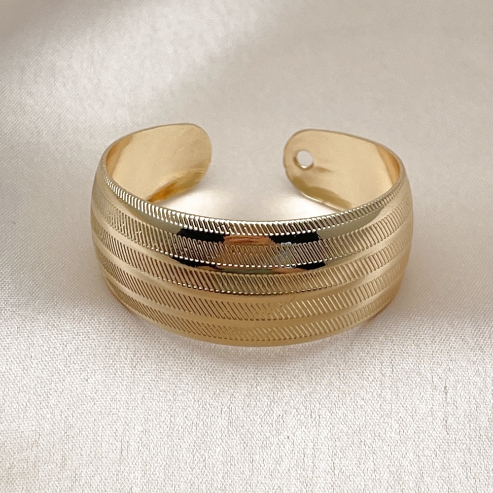 Oro Laminado Individual Bangle, Gold Filled Style Polished, Golden Finish