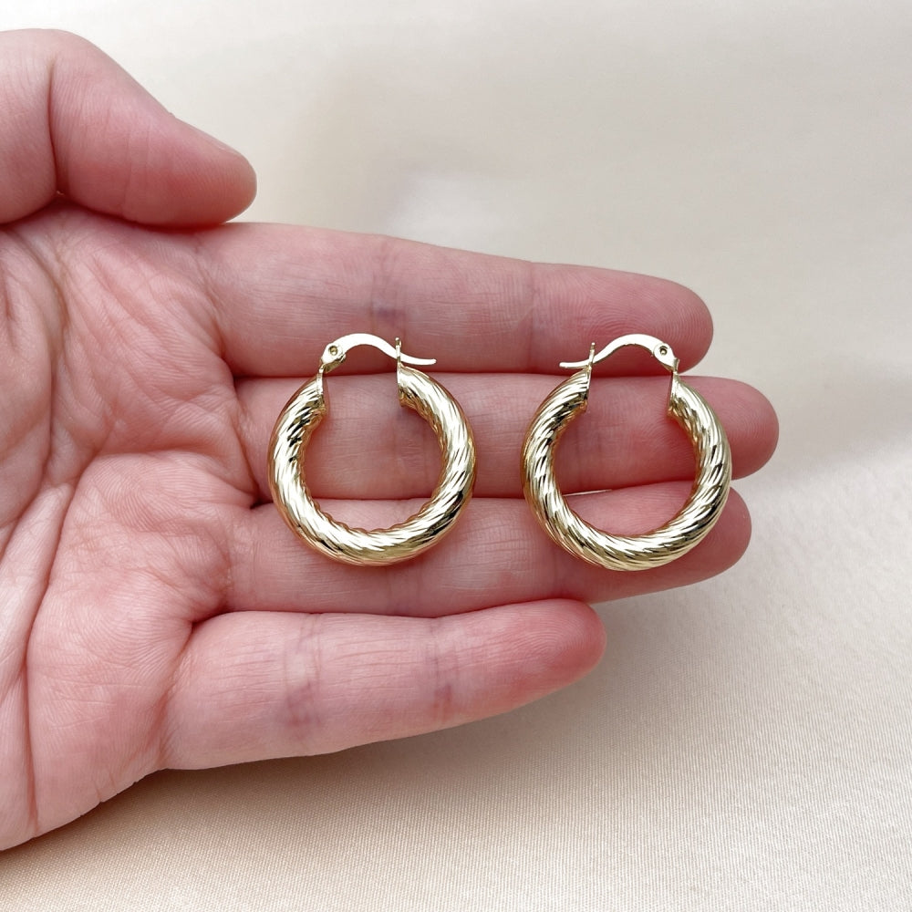 Oro Laminado Small Hoop, Gold Filled Style Hollow Design, Diamond Cutting Finish, Golden Finish