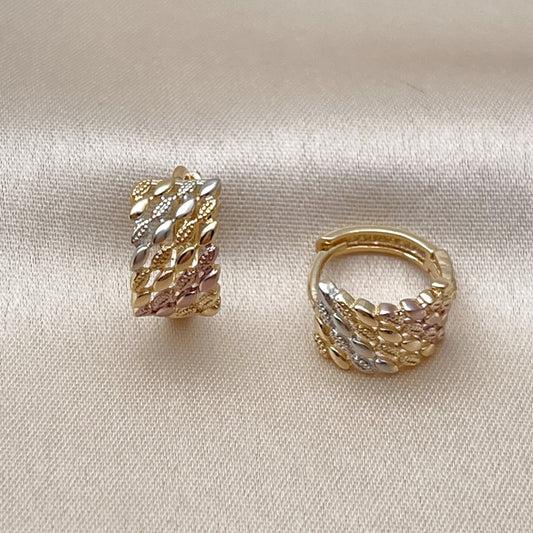 Oro Laminado Huggie Hoop, Gold Filled Style Diamond Cutting Finish, Tricolor