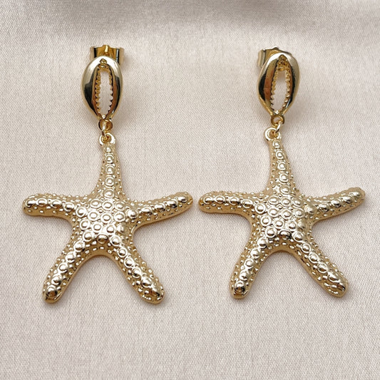 Oro Laminado Dangle Earring, Gold Filled Style Shell and Star Design, Diamond Cutting Finish, Golden Finish