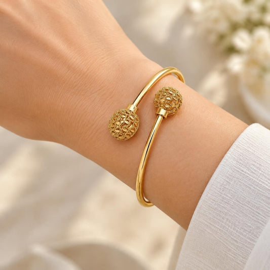 Oro Laminado Individual Bangle, Gold Filled Style Ball Design, Diamond Cutting Finish, Golden Finish