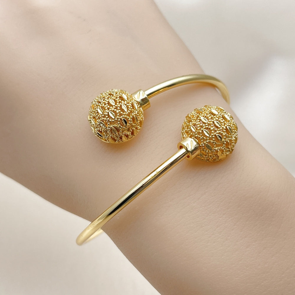 Oro Laminado Individual Bangle, Gold Filled Style Ball Design, Diamond Cutting Finish, Golden Finish
