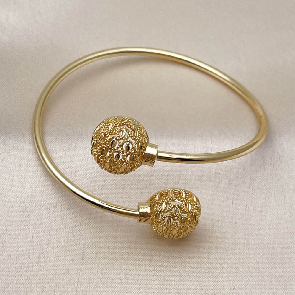 Oro Laminado Individual Bangle, Gold Filled Style Ball Design, Diamond Cutting Finish, Golden Finish