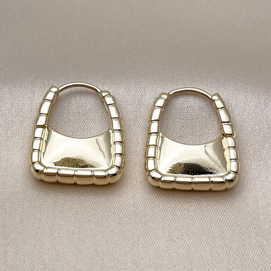 Oro Laminado Huggie Hoop, Gold Filled Style Purse and Lock Design, Polished, Golden Finish