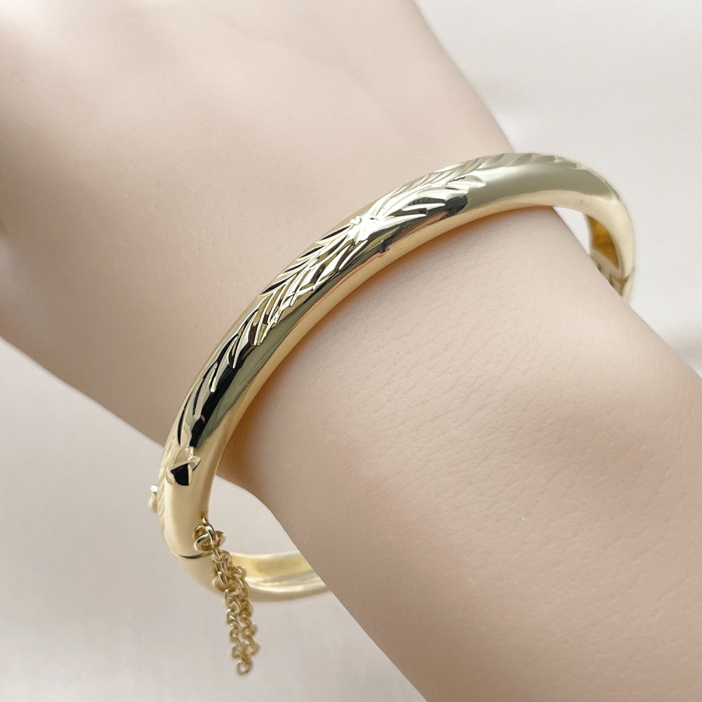 Oro Laminado Individual Bangle, Gold Filled Style Diamond Cutting Finish, Golden Finish