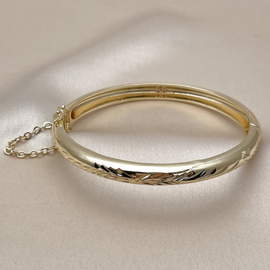 Oro Laminado Individual Bangle, Gold Filled Style Diamond Cutting Finish, Golden Finish