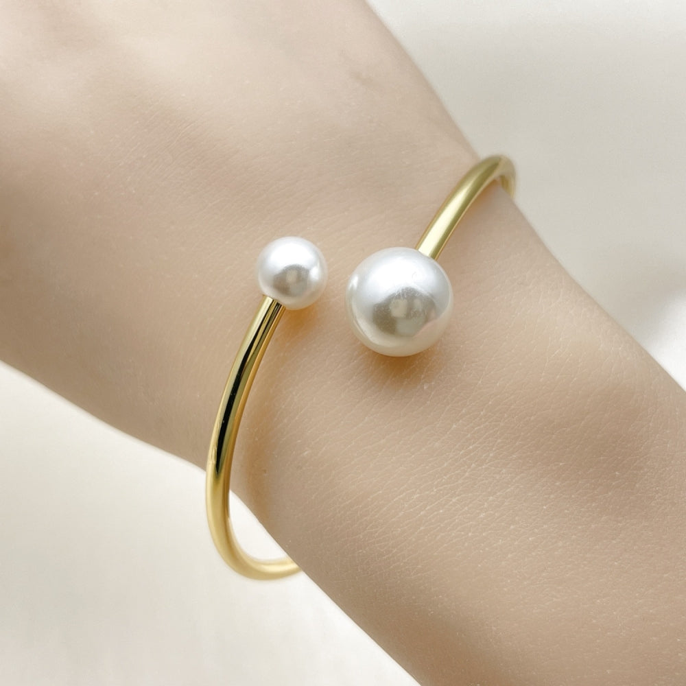 Oro Laminado Individual Bangle, Gold Filled Style Ball Design, with Ivory Pearl, Polished, Golden Finish