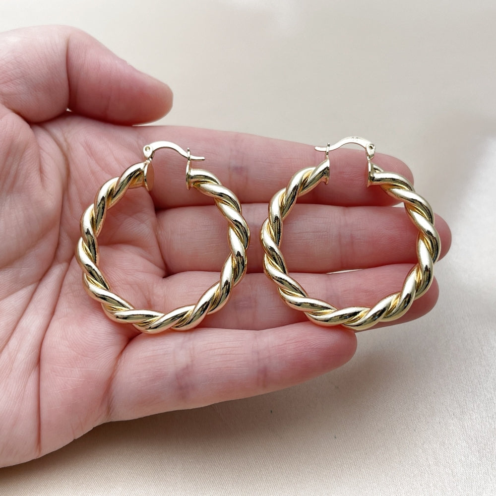 Oro Laminado Medium Hoop, Gold Filled Style Twist and Hollow Design, Polished, Golden Finish