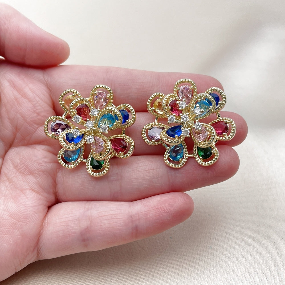Oro Laminado Stud Earring, Gold Filled Style Flower and Teardrop Design, with Multicolor and White Cubic Zirconia, Diamond Cutting Finish, Golden Finish