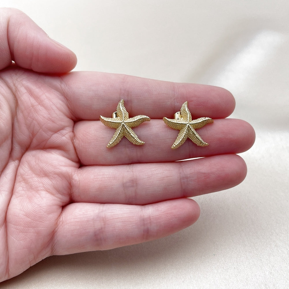 Oro Laminado Stud Earring, Gold Filled Style Star Design, Matte Finish, Golden Finish