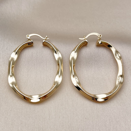 Oro Laminado Medium Hoop, Gold Filled Style Hollow Design, Polished, Golden Finish